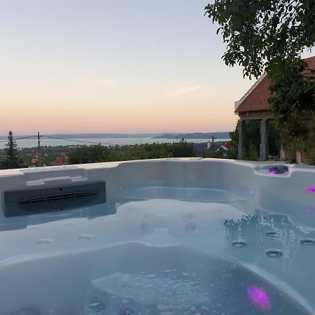 Lakeview Apartments Balatonfuered Esterno foto