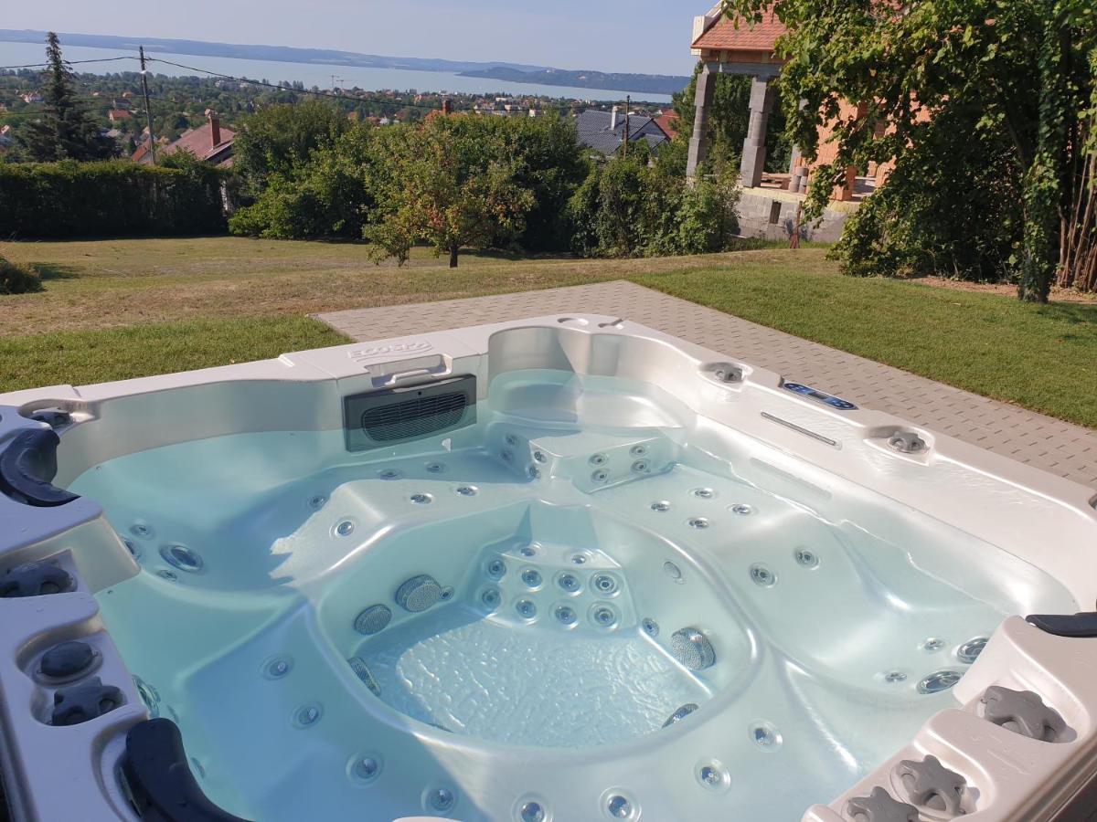 Lakeview Apartments Balatonfuered Esterno foto