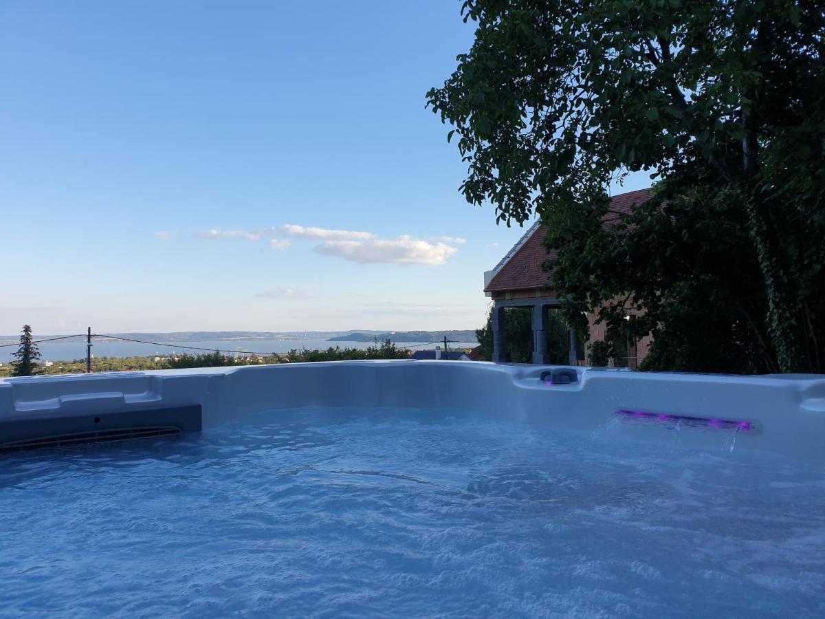 Lakeview Apartments Balatonfuered Esterno foto