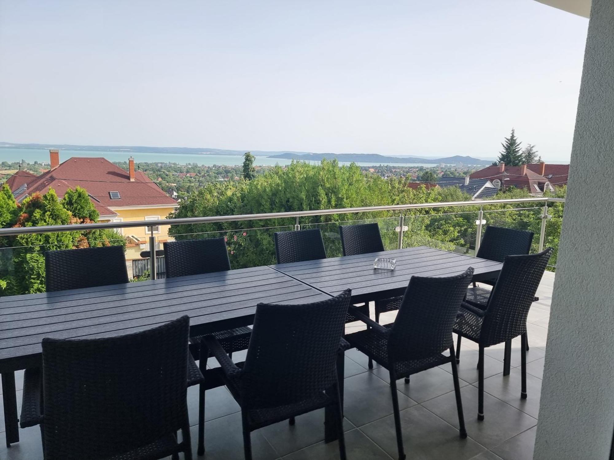 Lakeview Apartments Balatonfuered Esterno foto