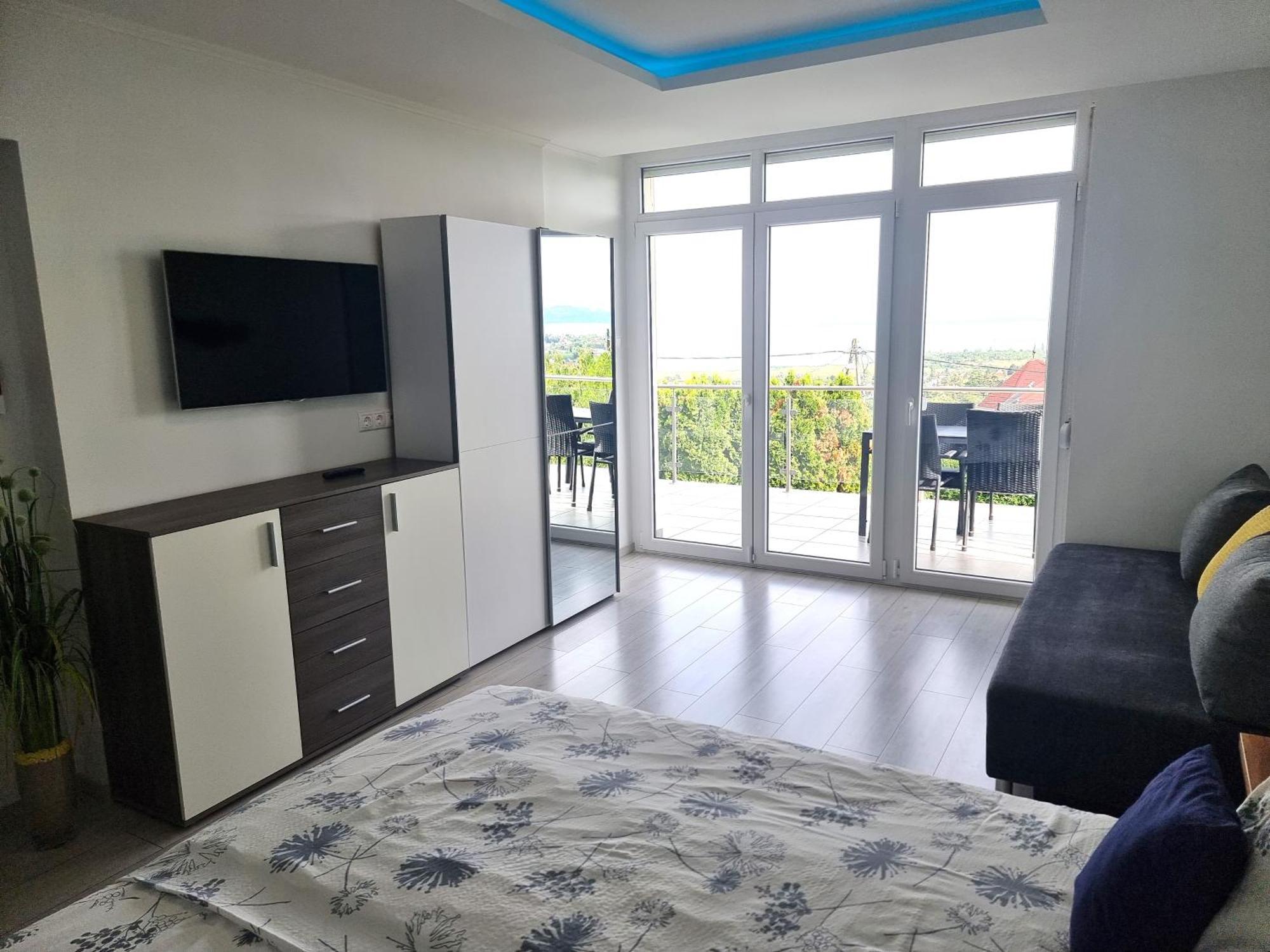 Lakeview Apartments Balatonfuered Esterno foto