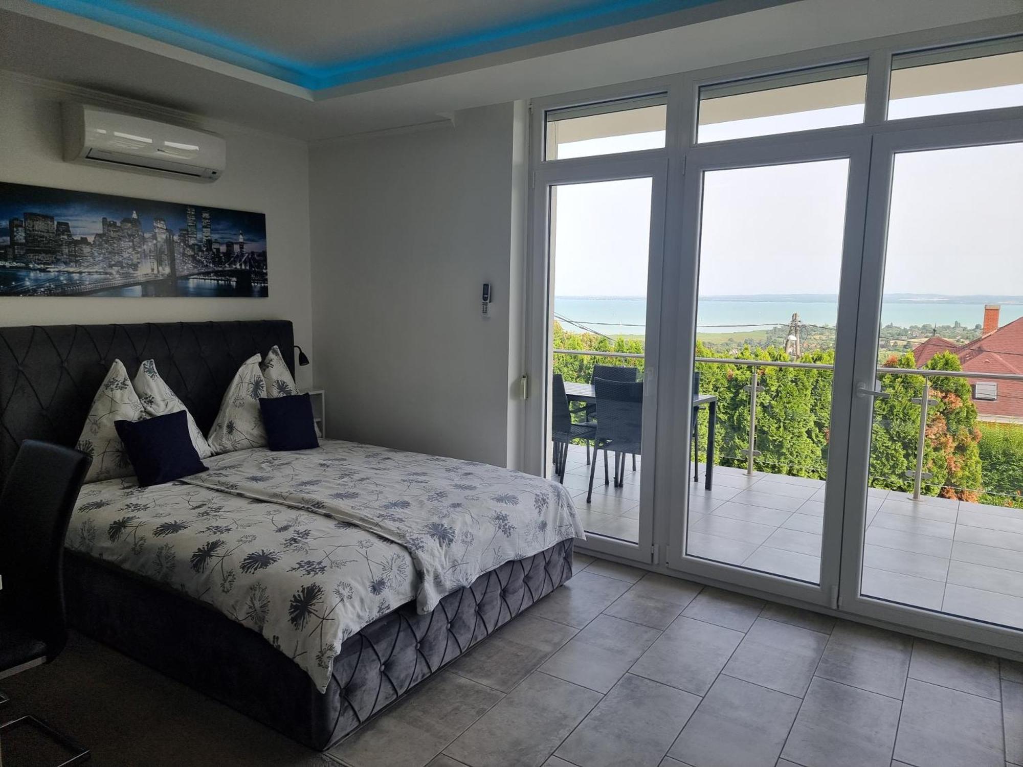 Lakeview Apartments Balatonfuered Esterno foto