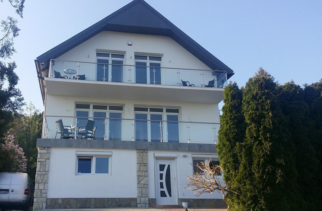Lakeview Apartments Balatonfuered Esterno foto